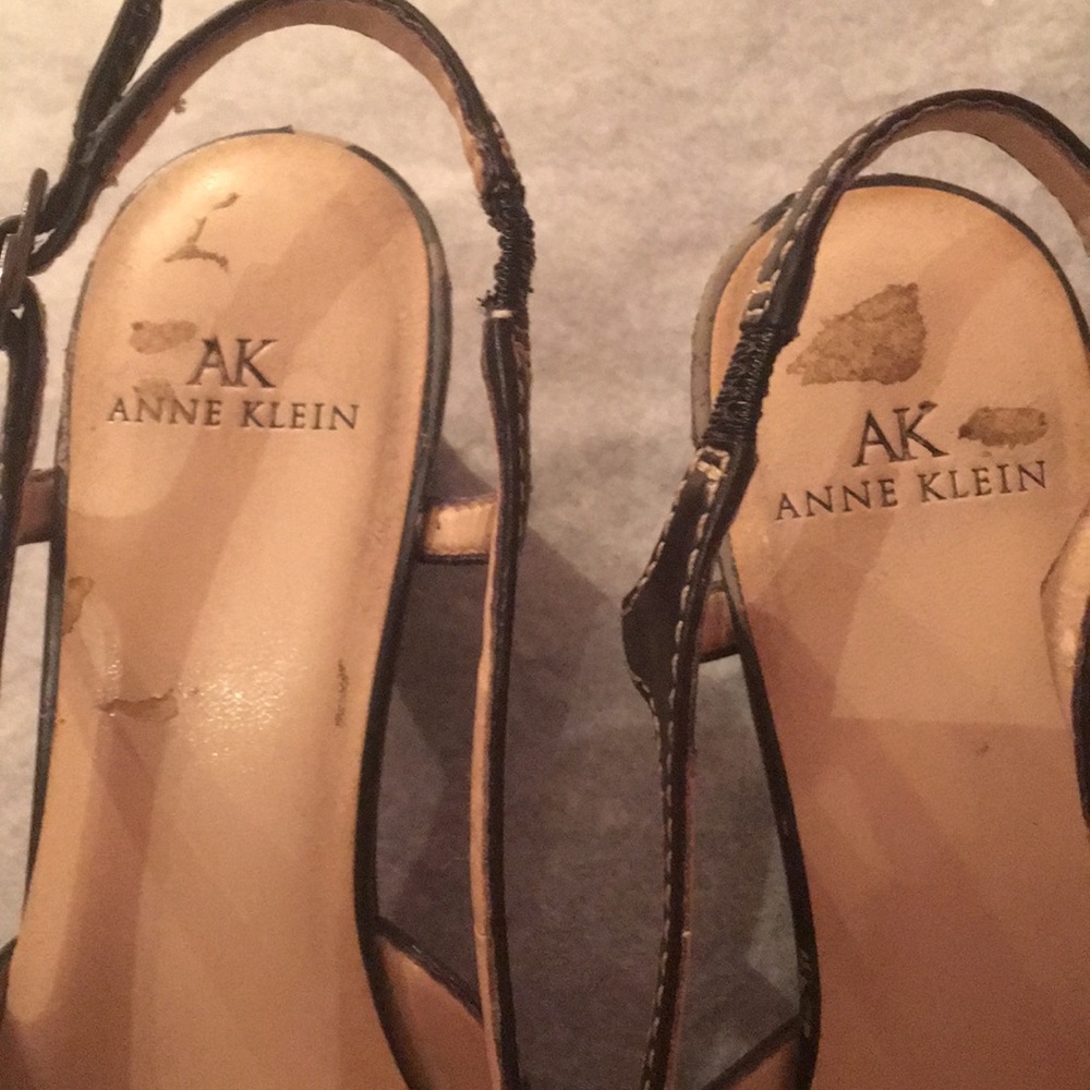 Shoes - Picture 4 of 5
